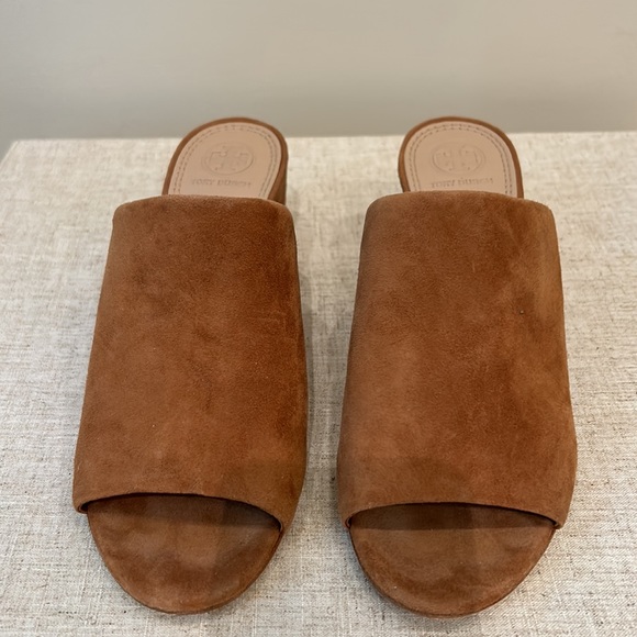 NWOT Tory Burch sandals - Picture 2 of 3